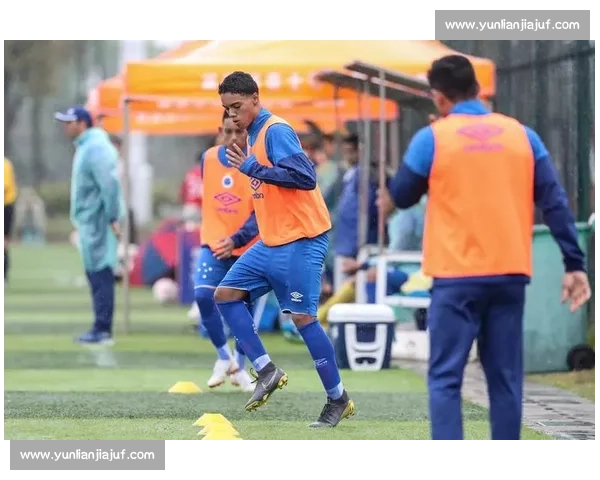 比小罗四击横梁更疯？2025 这个病毒创意炸穿全网